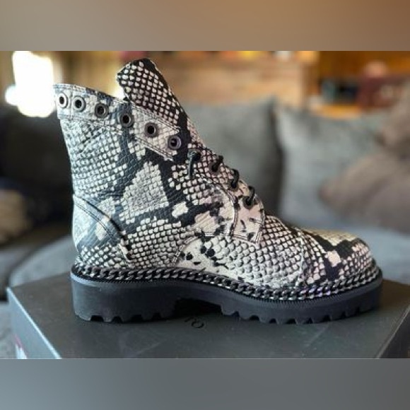 Vince Camuto Melnita Boots- white snake - Picture 6 of 7